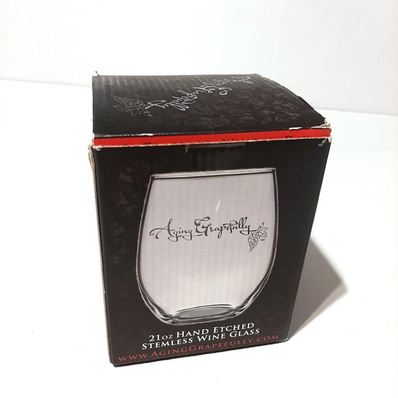 Aging Grapefully Oversized Etched Quote Stemless Wine Glass 21oz wine lover gift - Picture 2 of 7